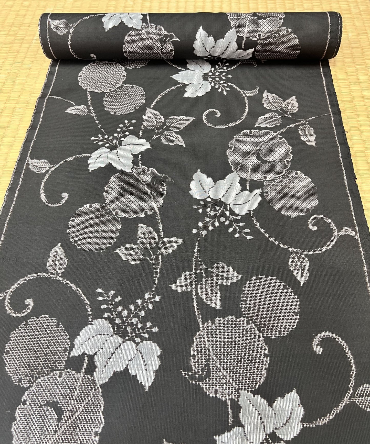 【Free Shipping】Authentic Amami Oshima Tsumugi Silk Fabric / Mud Dyeing 12m