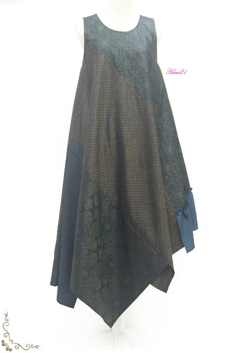 【Upcycled】Ultra-Transformable Dress ‘A-Line Asymmetrical’ (Black-Navy & Green Tones) – Remade from a kimono, 100% silk